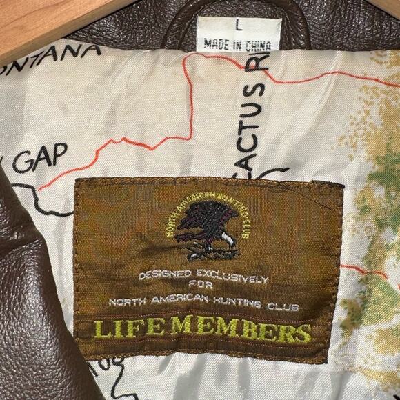 Vintage Leather Life Member North American Hunting Club Bomber Jacket Size Large - Picture 3 of 15